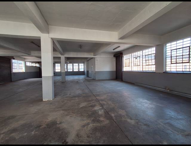 900M² WAREHOUSE TO LET IN BENROSE